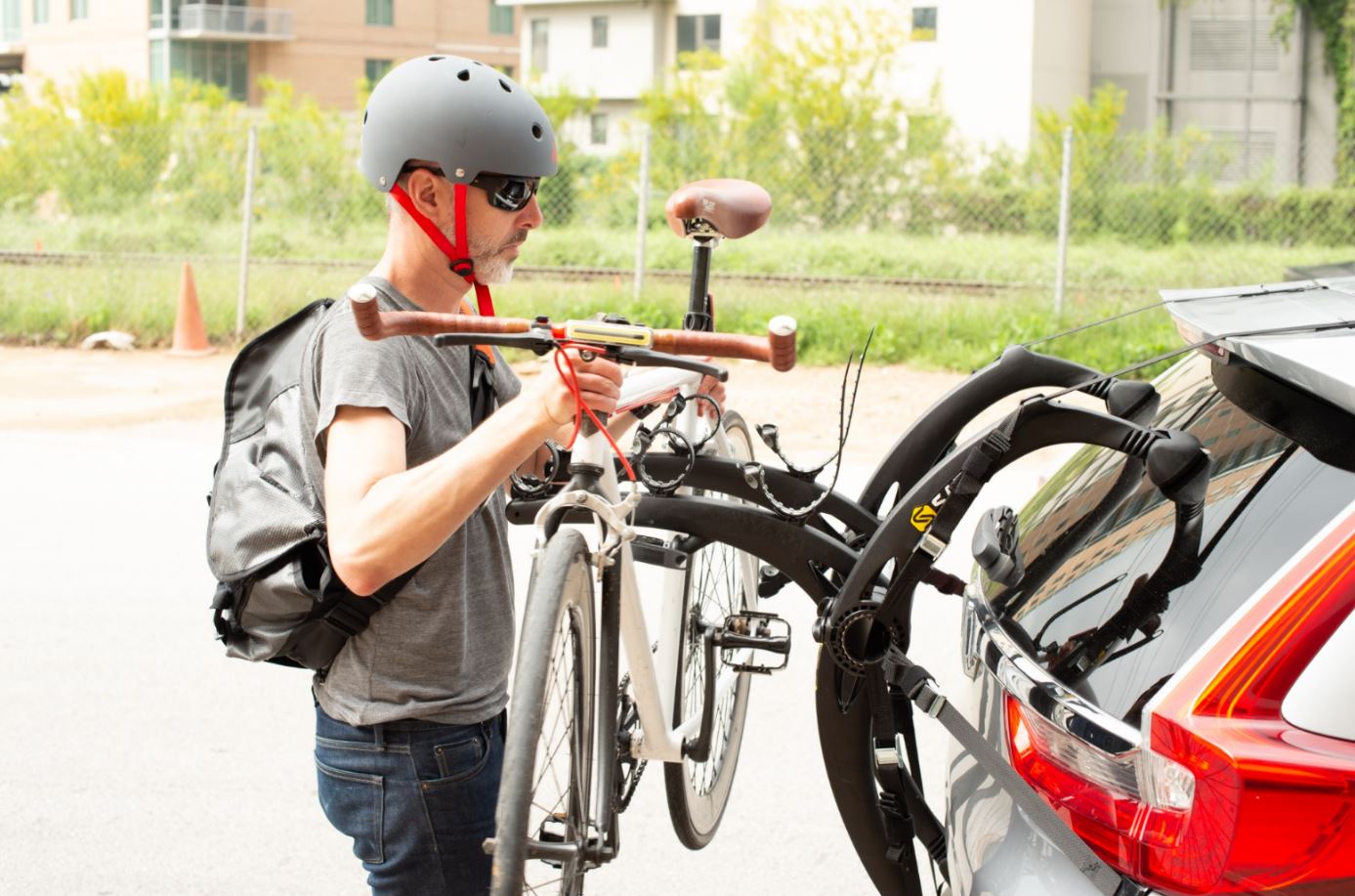 מנשא אופניים אחורי Saris Bones EX 3 הצב נושאים בטוח. 03-5582430.